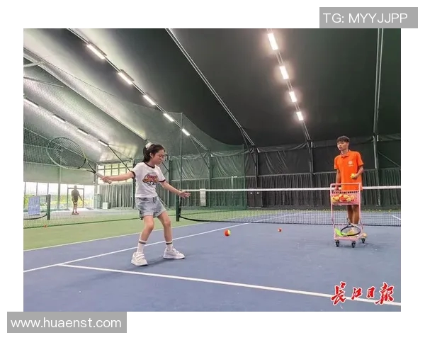 武汉网球队的个人能力揭秘：网球巨献背后的训练与坚持